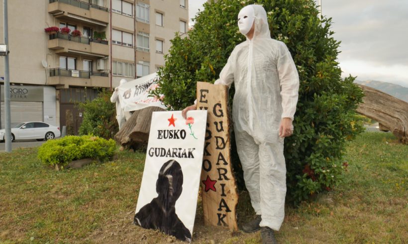 Udalak Gudarien oroitarriak kendu izana salatzeko Etxarri-Aranatzeko JARDUN-ek antolatutako manifestazioaren amaiera hitzaldia